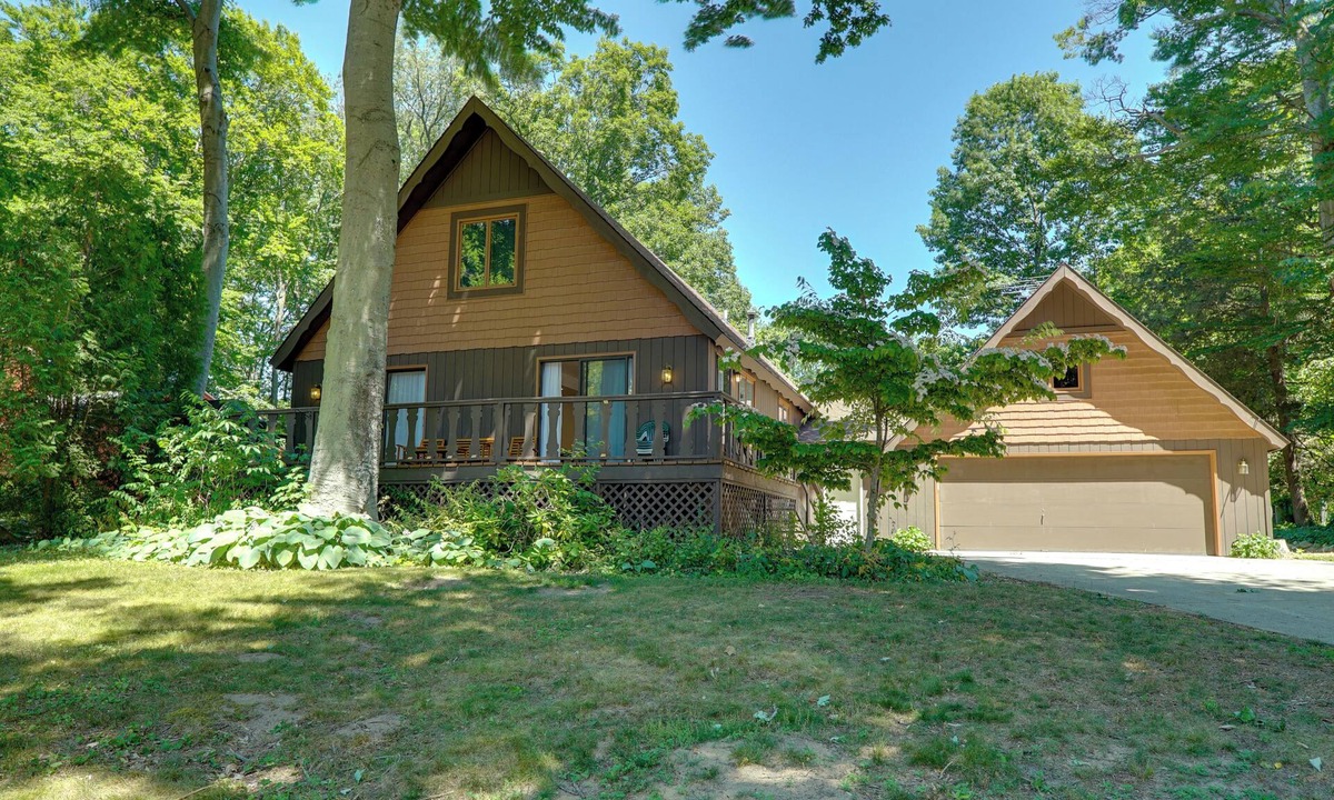 Holland House | 1 Mi to Tunnel Park: Holland Home w/Fire Pit