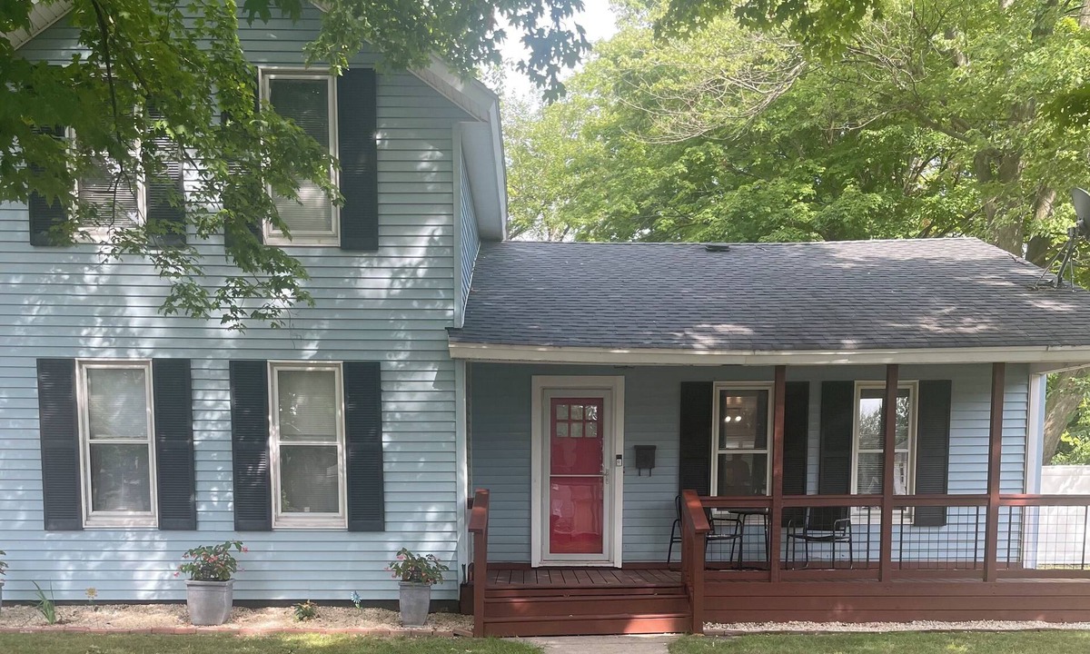 Niles House | 15 mins to Notre Dame; visit The Cozy Blue Haven in Niles, MI