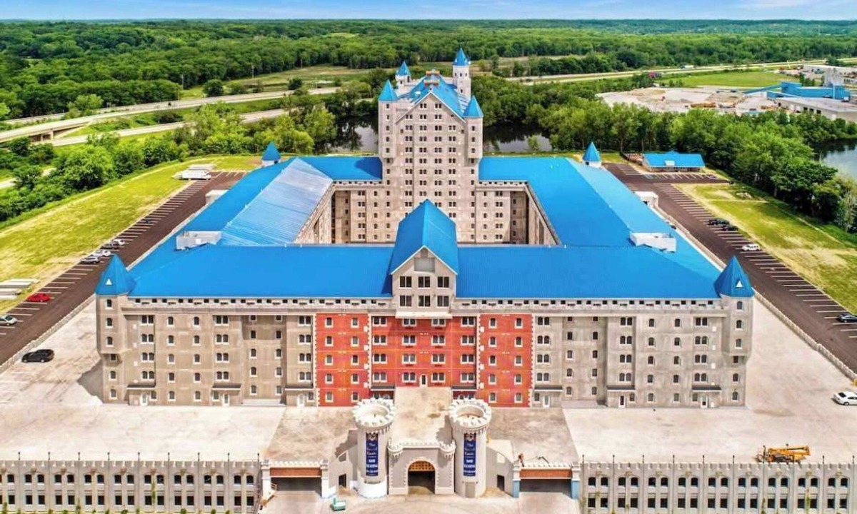 Grandville Apartment | 2 Luxury suites with parking at The Grand Castle