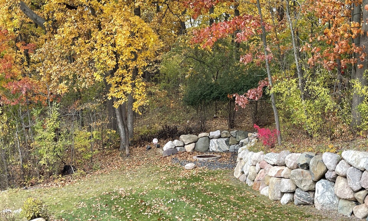 Clarkston House | 2BR Private Entrance Family-Size Walkout Suite Near Pine Knob