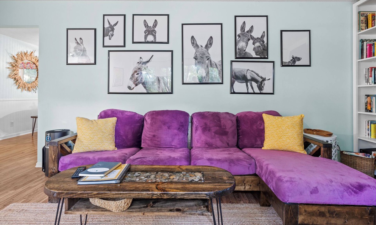Coloma House | 3/4 Mile to the Beach - Breakfast Included - King Beds - Family & Dog Friendly