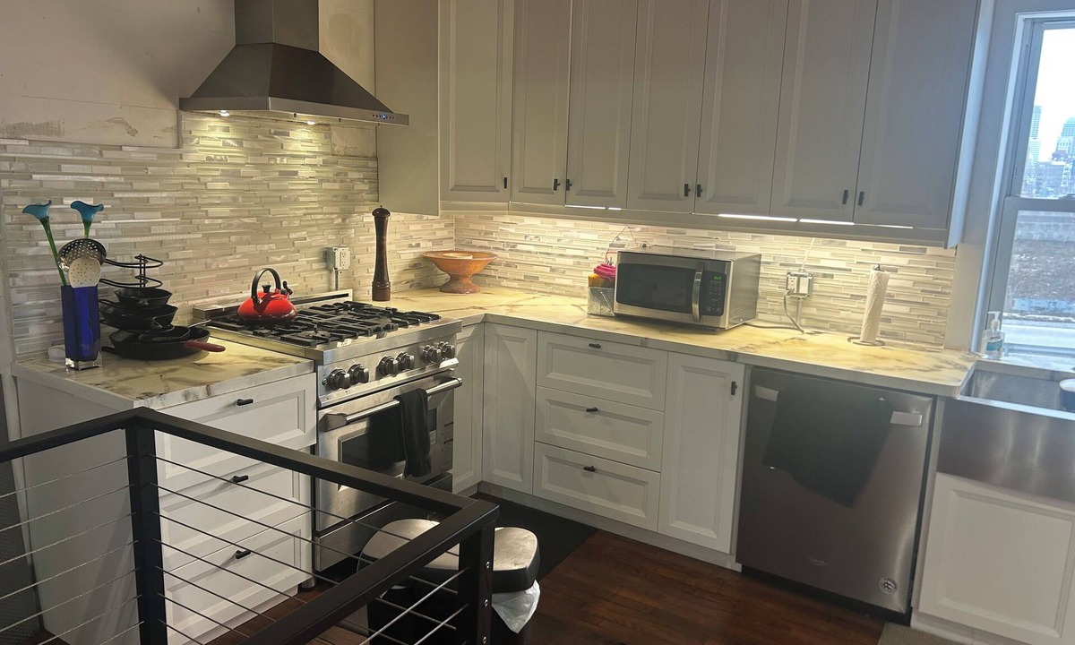 Babe Denny Condo | 3600 sq. ft BIG FUN Spacious 5-bedroom condo in charming Indianapolis. GAMES
