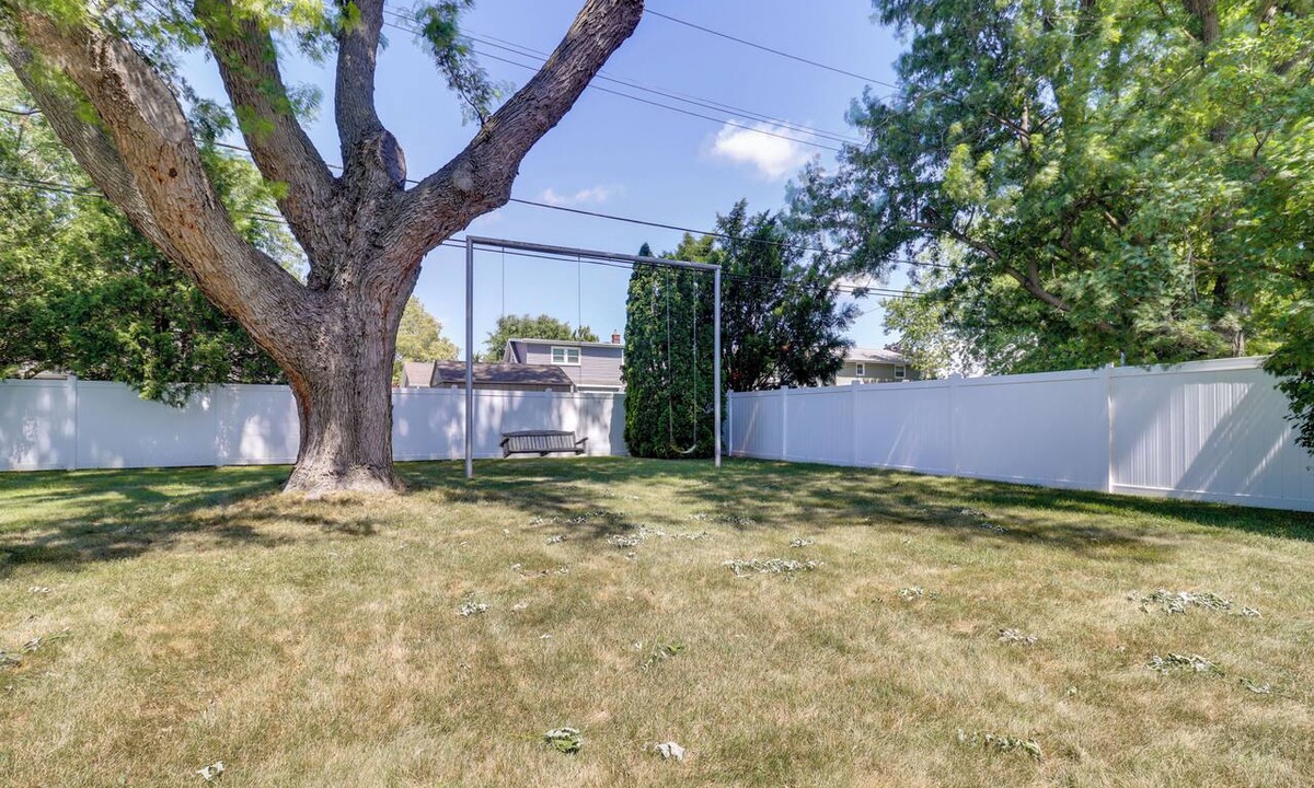 Monroe House | 5 Mi to Lake Erie! Cozy Monroe Home & Private Yard
