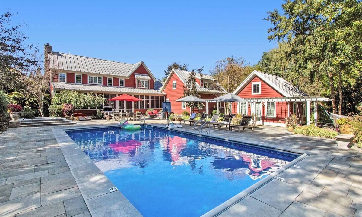 Sawyer House | 5BR Oasis w/Pool/spa/sports ct.