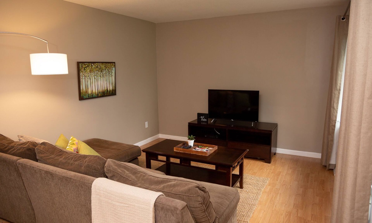 Grand Rapids House | Airport getaway and fun in Beer City