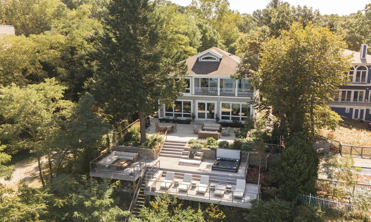 Michiana Villa | Beachfront Villa & Guest House, Private Pool, Hot Tub, Gym with 6 bdrm/7bth
