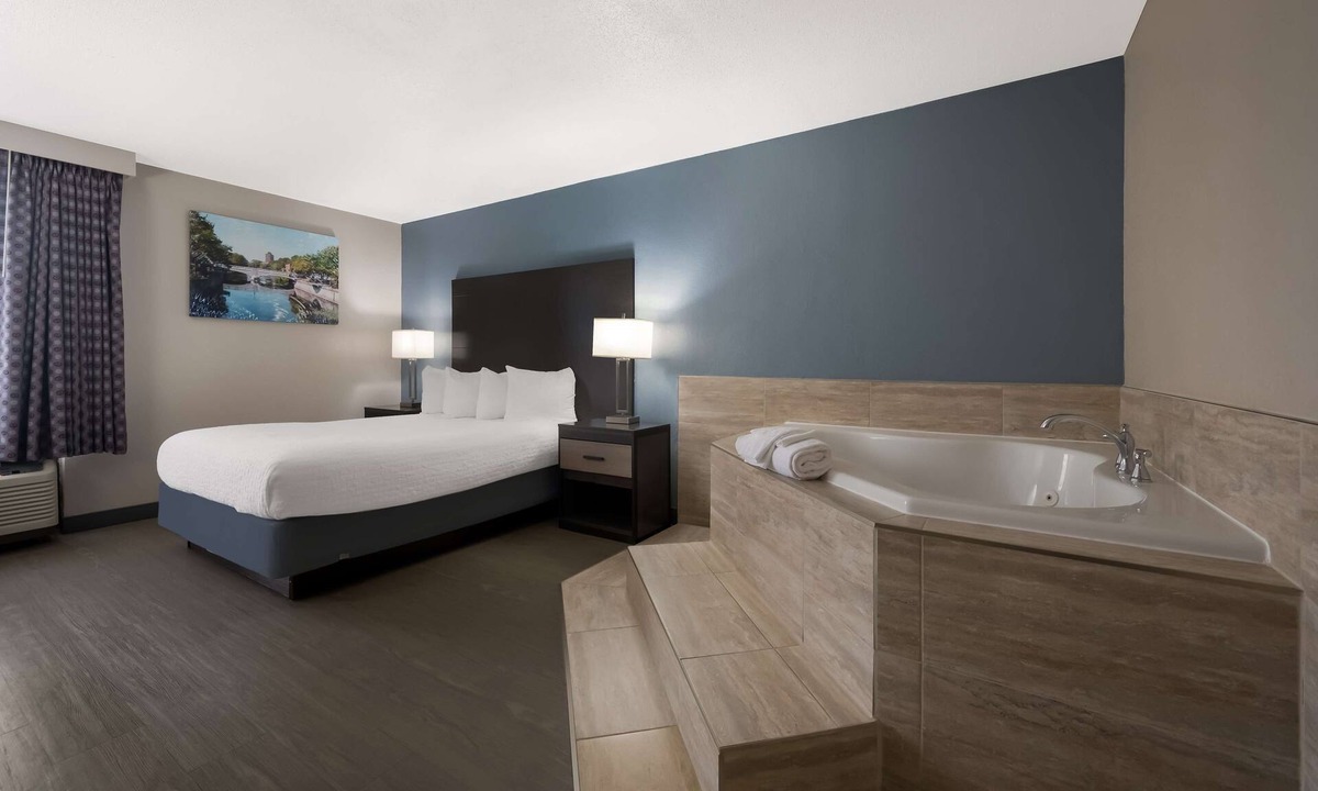 Battle Creek Hotel | Best Western Executive Inn