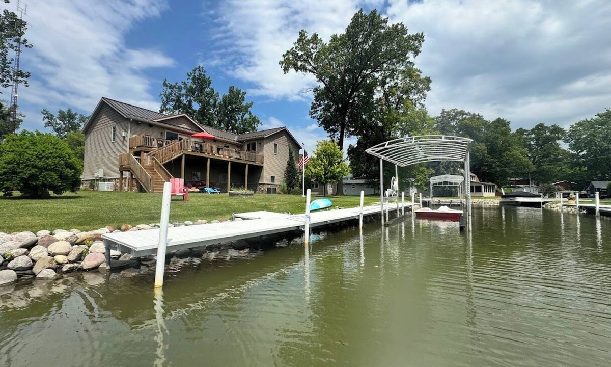 Angola House | Between homes this winter? Check out our 73% off monthly “Off season “ pricing!