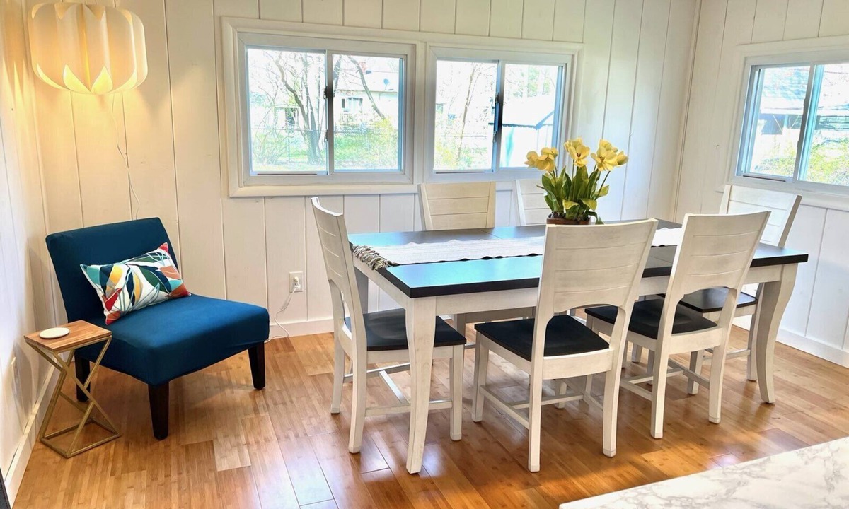 Lakeside House | Blissfully Philo! 5 minutes to Lake Michigan Beach. [Lakeside] [Dogs Welcome]