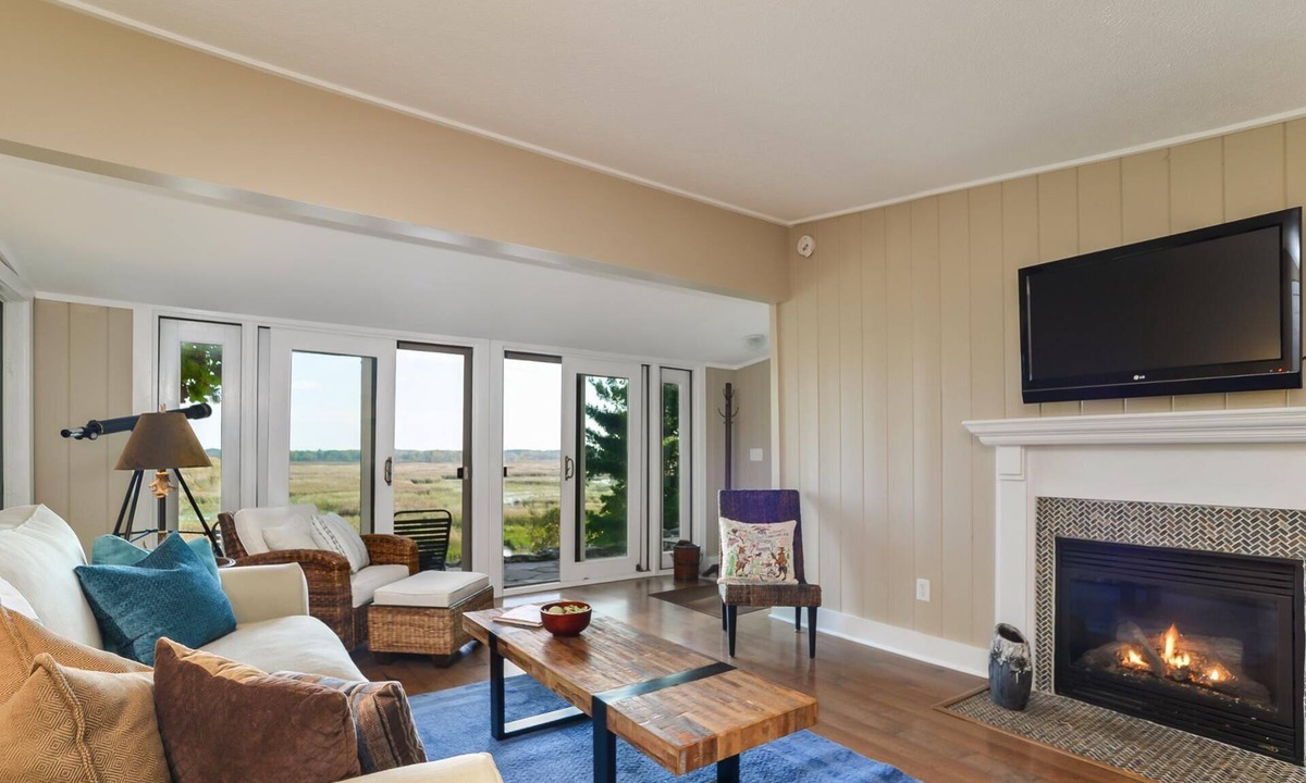 Saugatuck Cottage | Blue Zen overlooking nature filled buoy beauty!