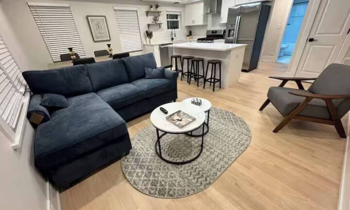 Brookfield Apartment | Bright & Spacious Duplex- Heart of Brookfield
