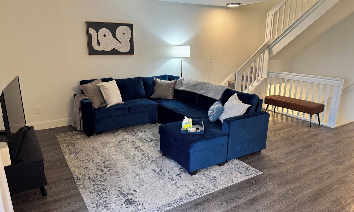 Canton House | Canton Centrally Located Extended Stay - Pool, Gym, Community Clubhouse, Kids Playscape. Close to highway and all major stores and shops, including IKEA.