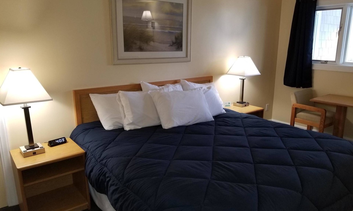 Saugatuck Hotel | Captain's Quarters Motel