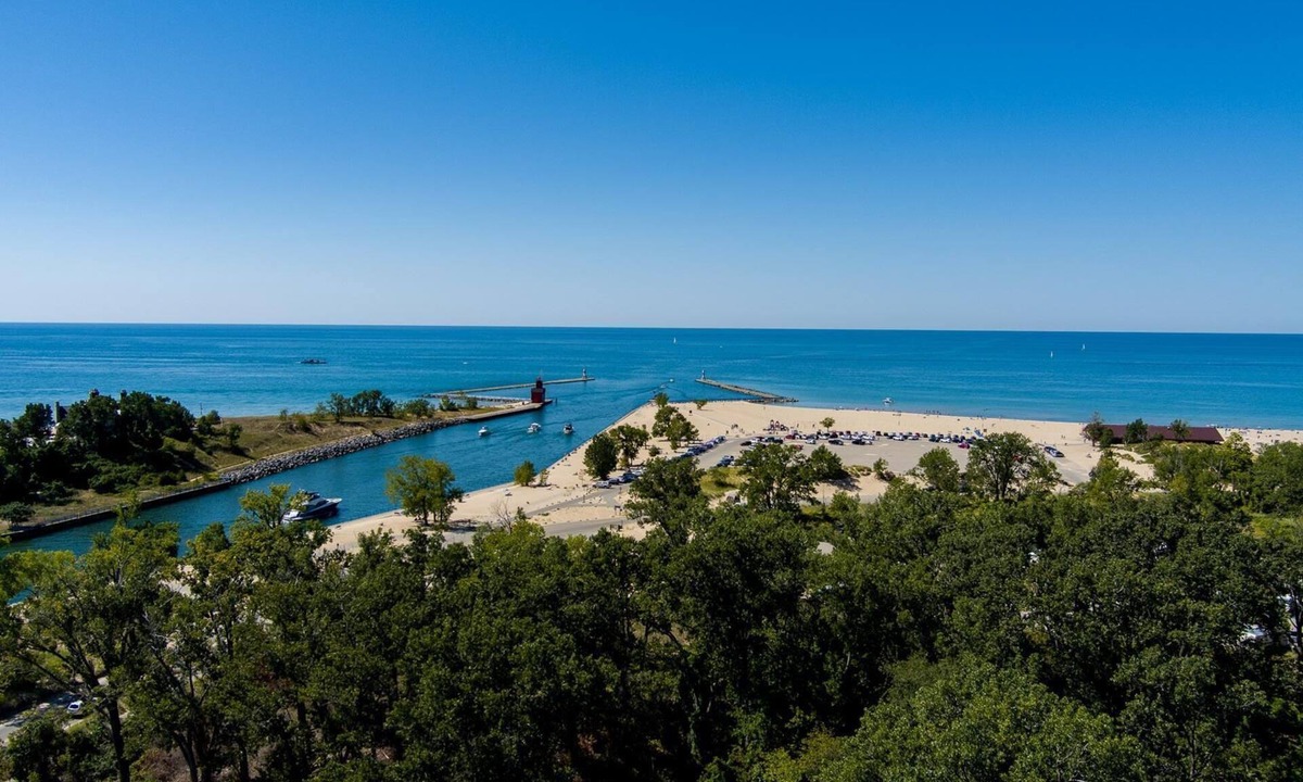 Holland House | Chapel Point | 5 BR | Near Lake Michigan