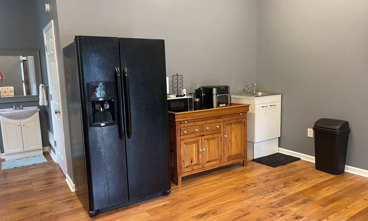 Hillsdale Apartment | Charming 1-bedroom apartment with WiFi, AC in pleasant Hillsdale