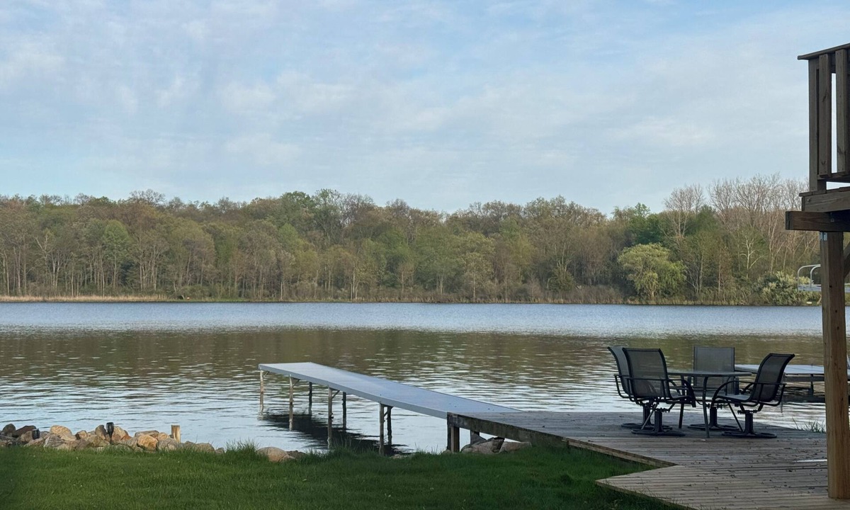 Union Cottage | Charming 2-bedroom lake cottage on all sports Long Lake lake in Union MI