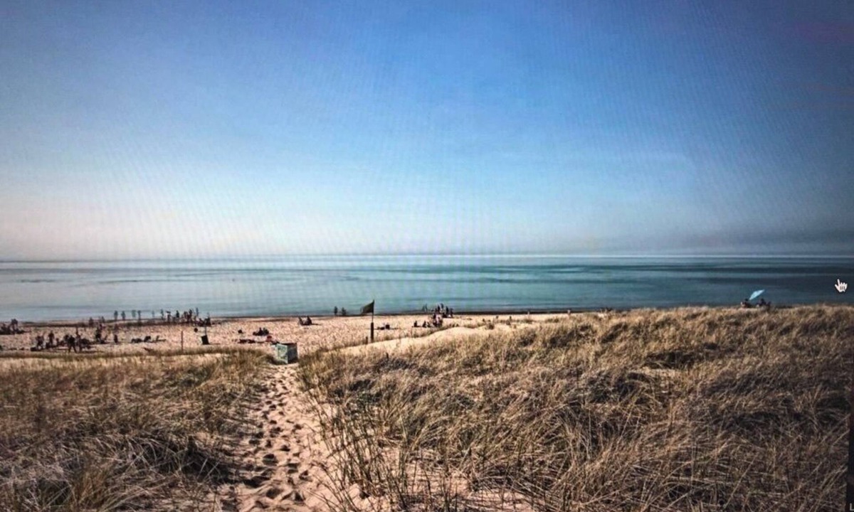 Michigan City House | Charming Beachfront Home w/huge backyard, walk over dune to the beach!