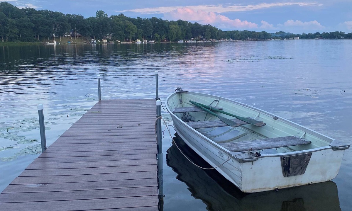 Mill Creek Cottage | CHARMING & ECLECTIC LAKEFRONT COTTAGE- Kayak.Grill.Fish.Bonfire.Bike #Lakelife