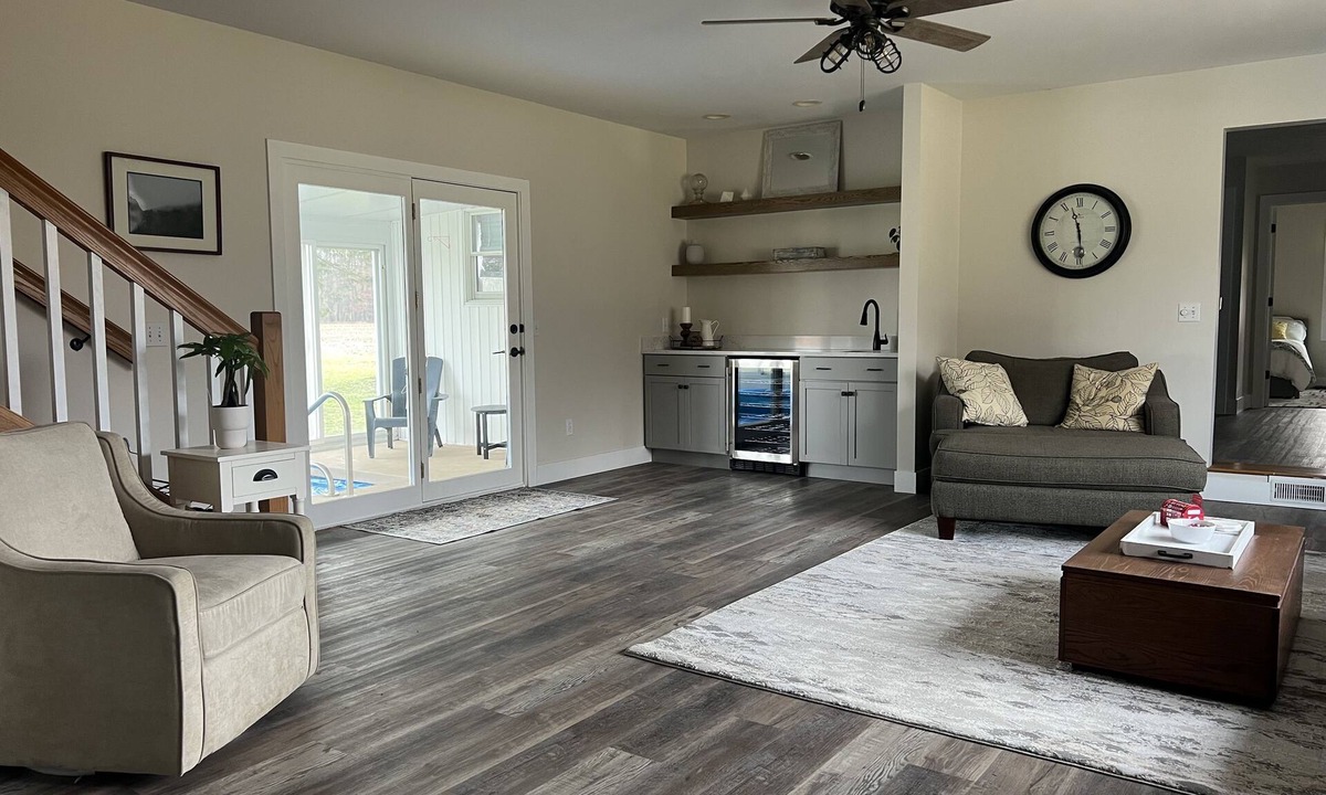 Kendall House | Charming farmhouse with 4 bedrooms, indoor pool, WiFi and AC in soothing Otsego
