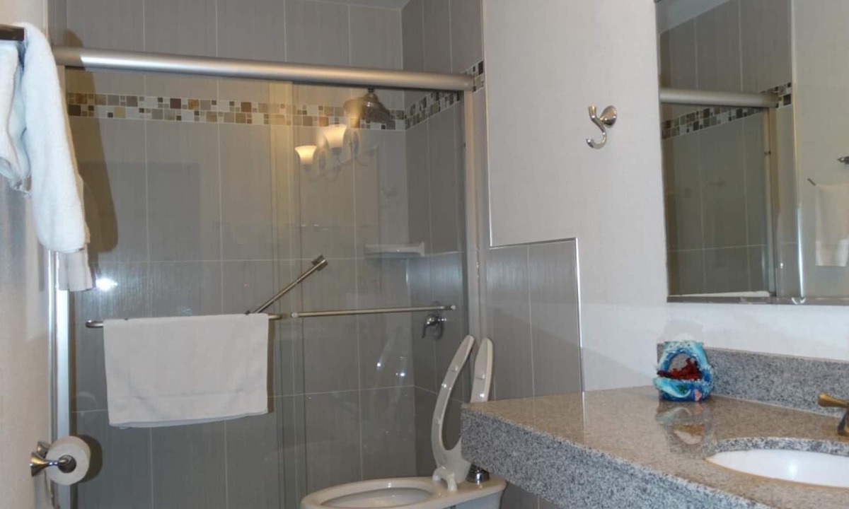 Brookfield Hotel | Colony Motel