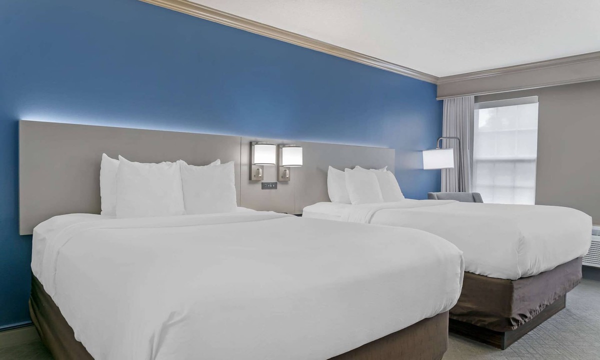 Plainwell Hotel | Comfort Inn Plainwell