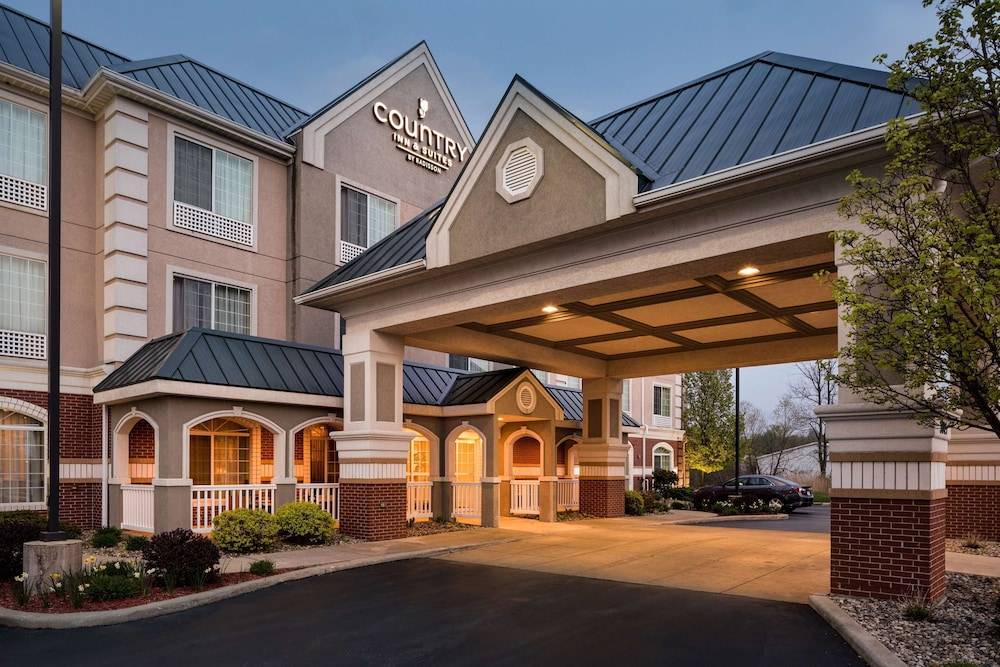 Michigan City Hotel | Country Inn & Suites by Radisson, Michigan City, IN