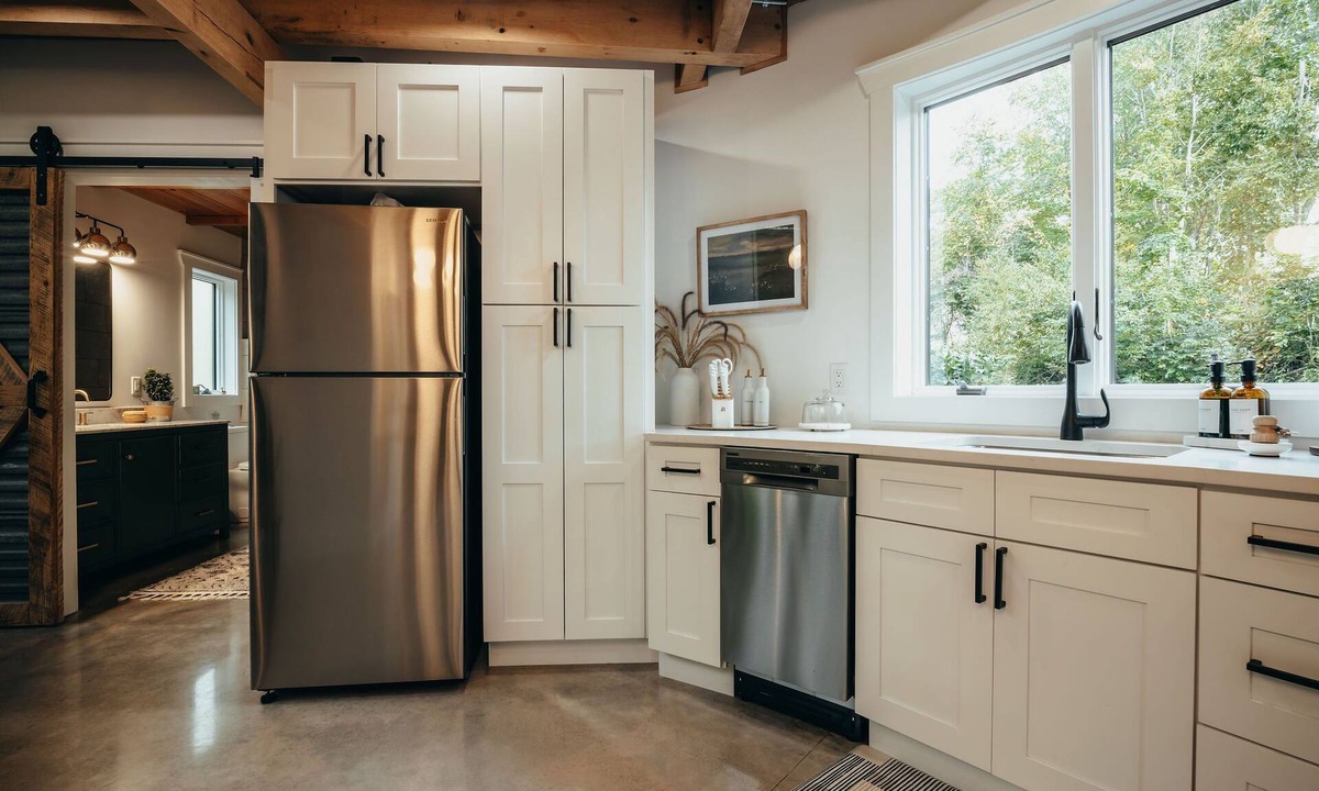 Vandalia Cabin | Couples Retreat, Lux, Hot Tub, Private, Peaceful, Magical, Creekside, Wildlife,