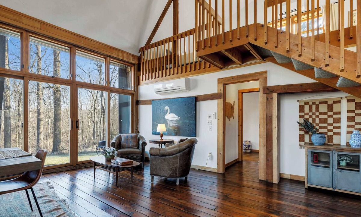 Allegan House | Cozy Allegan Barn with Hot Tub and Sauna
