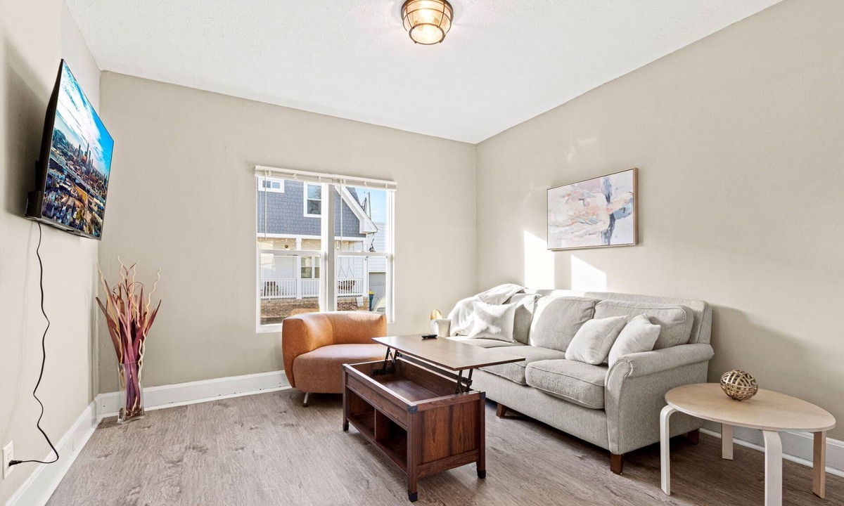 Holy Cross House | Cozy Brand New 3BR/1BA Remodel - Close To It All!