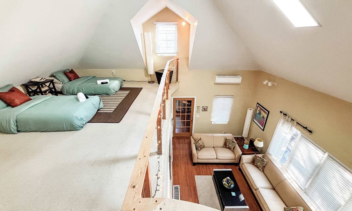 Grand Beach Cottage | Cozy pet-friendly cottage near Lake Michigan