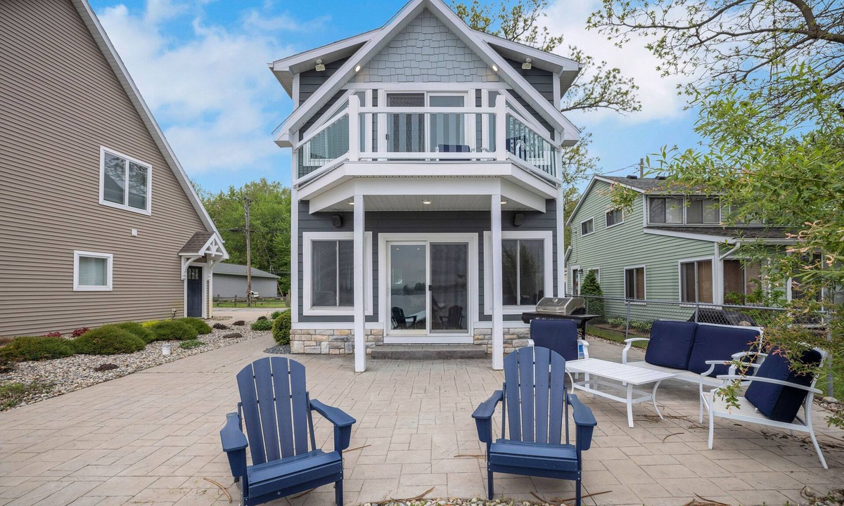Manitou Beach-Devils Lake House | Devil's Lake Cove: Summer on Devil's Lake — All-Sport Fun, Dock, & Lakefront Living