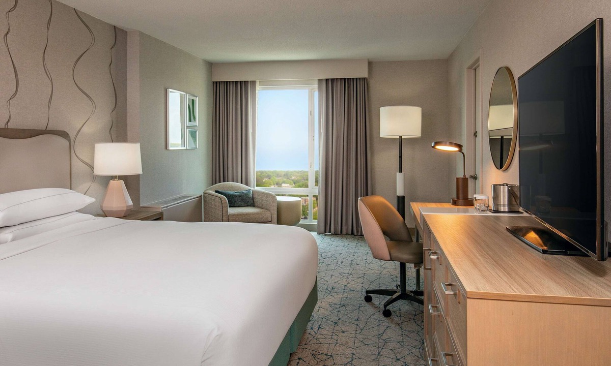 Skokie Hotel | DoubleTree by Hilton Chicago - North Shore Conference Center