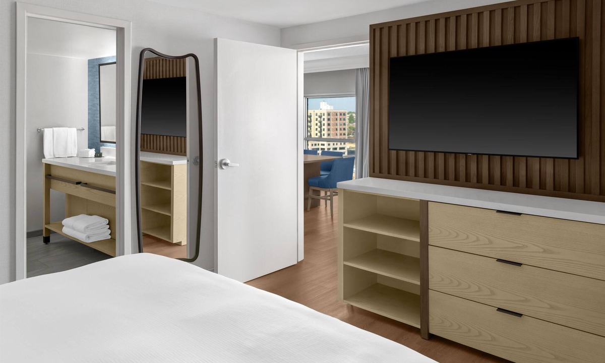 South Bend Hotel | Doubletree Hotel South Bend