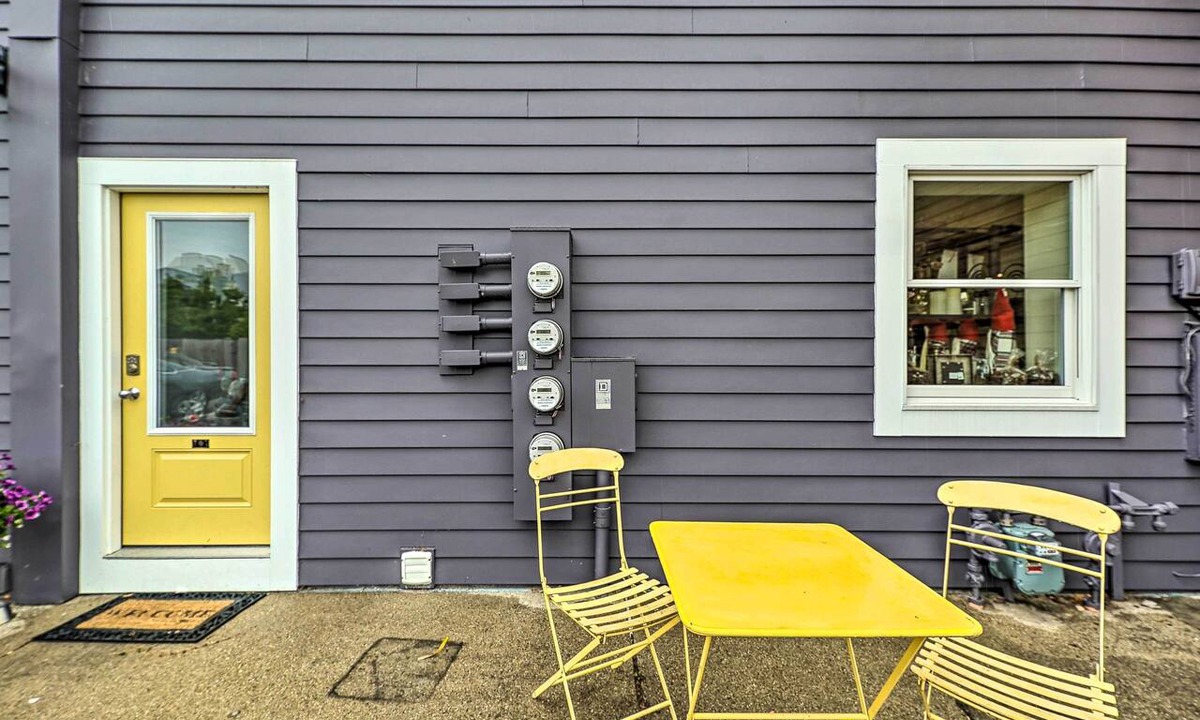 Grand Haven Apartment | Downtown Grand Haven Apt < 1 Mi to Lake Michigan