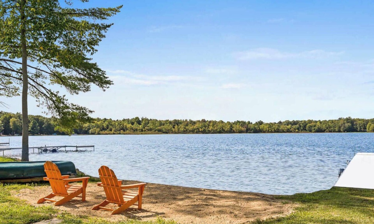 Kendall House | Dual Home: Lakefront, Big Yard, Hot Tub, Fire Pit