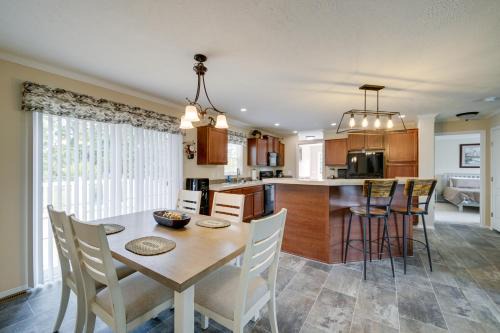 Pimento House | Efficiently Equipped Lewis Home: Deck & Gas Grill!