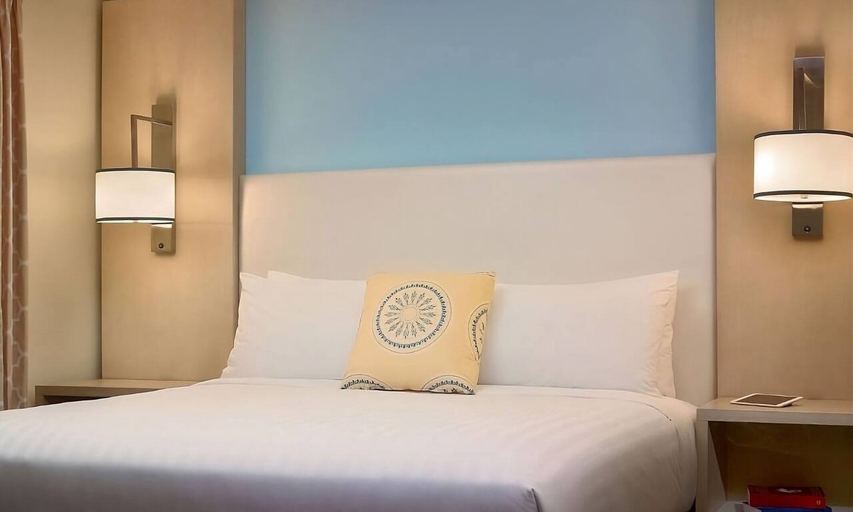 Auburn Hills Hotel | Enjoyable Suite Escape | Near River Woods Park- 1.7 miles | Onsite Pool
