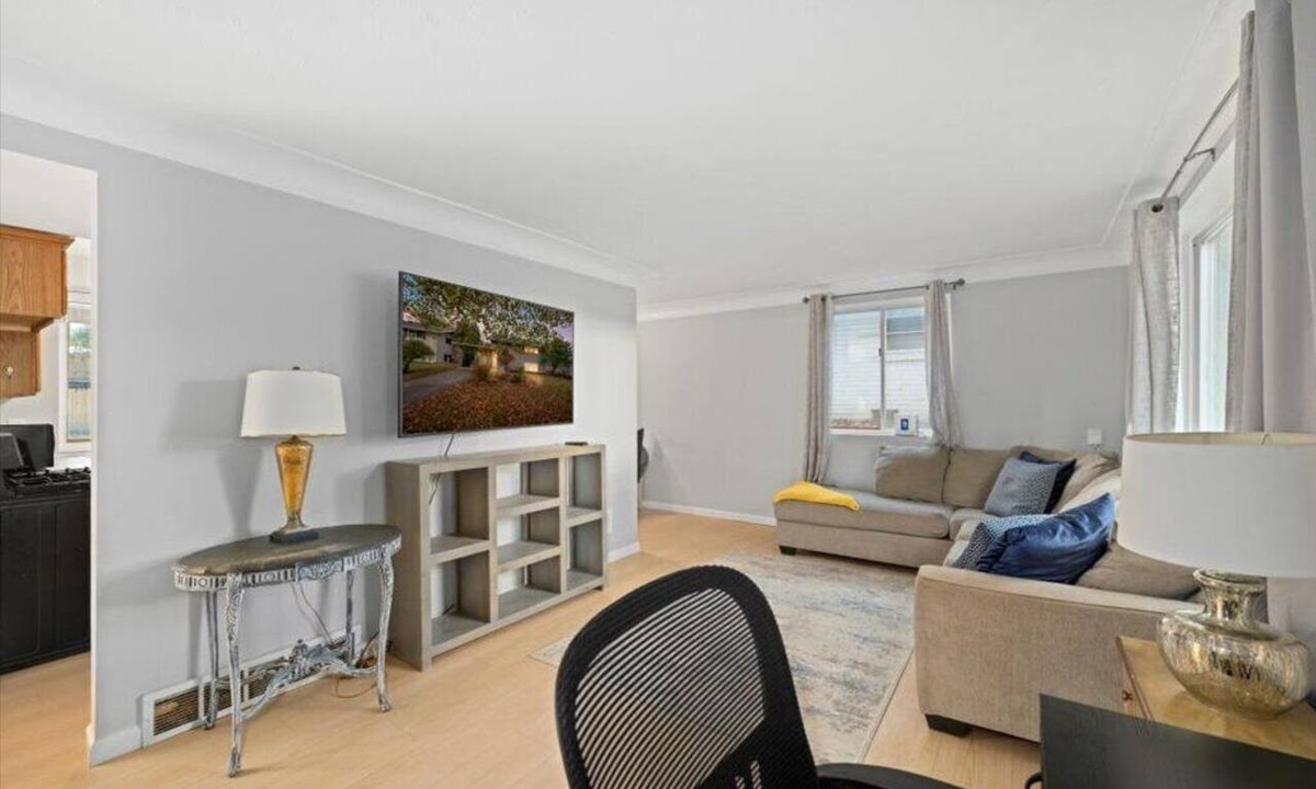 Toledo House | Entire 3-bedroom house in peaceful Toledo with air conditioning