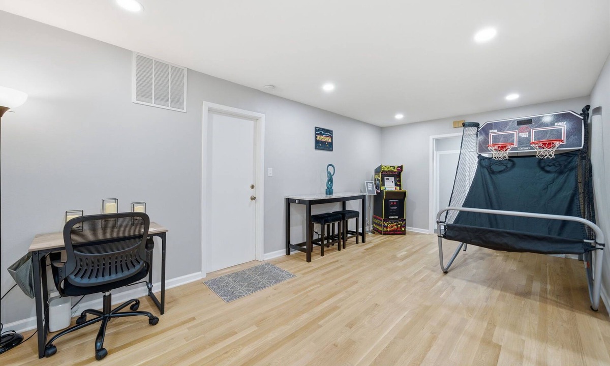 Crestwood House | Extended Stay - Crestwood FHS Rental