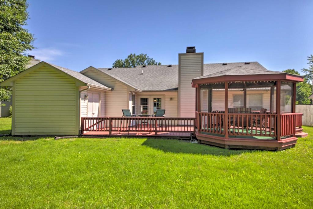Wayne House | Family Home Near Indianapolis Speedway and Dtwn