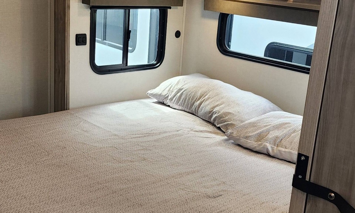 Bluffton House | Family Sized Chaparral RV