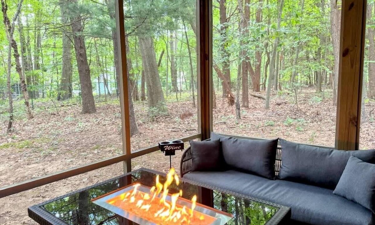 South Haven House | Firefly Grove Woodland Retreat in South Haven MI