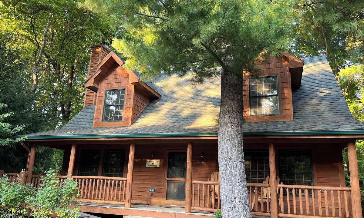 Saugatuck Cabin | Foxtail Hideaway- Cozy Rustic Luxury Cabin - Kingfisher Cove