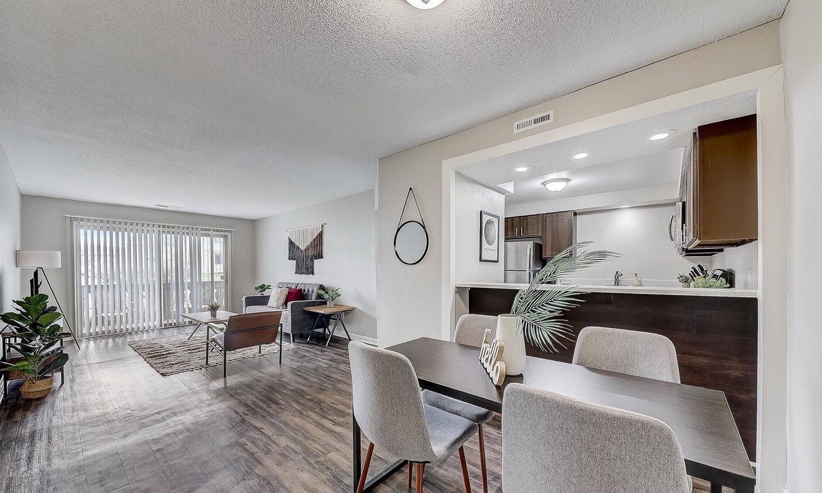 Georgetown Apartment | Frontdesk | 1 BR in Roseland near ND