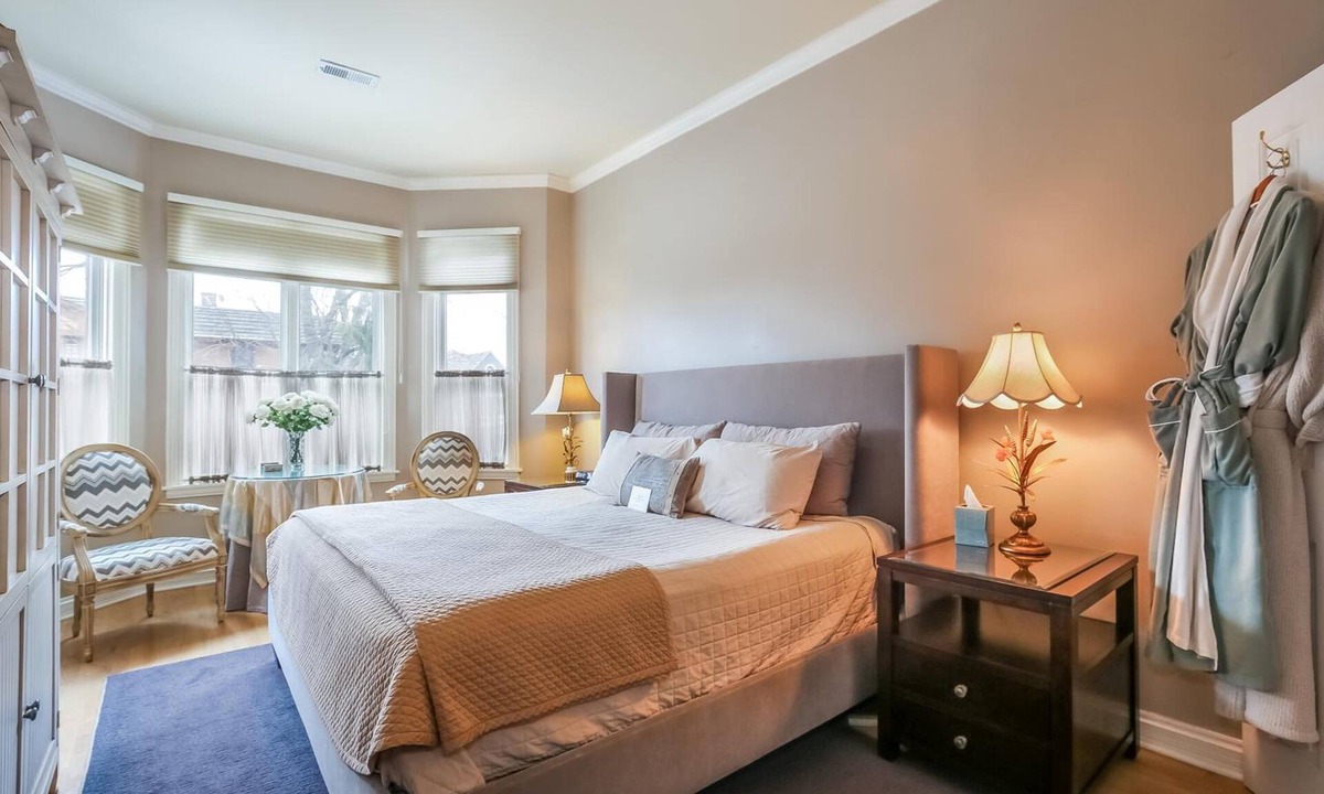 Oak Park Bed & Breakfast | Harvey House Bed & Breakfast