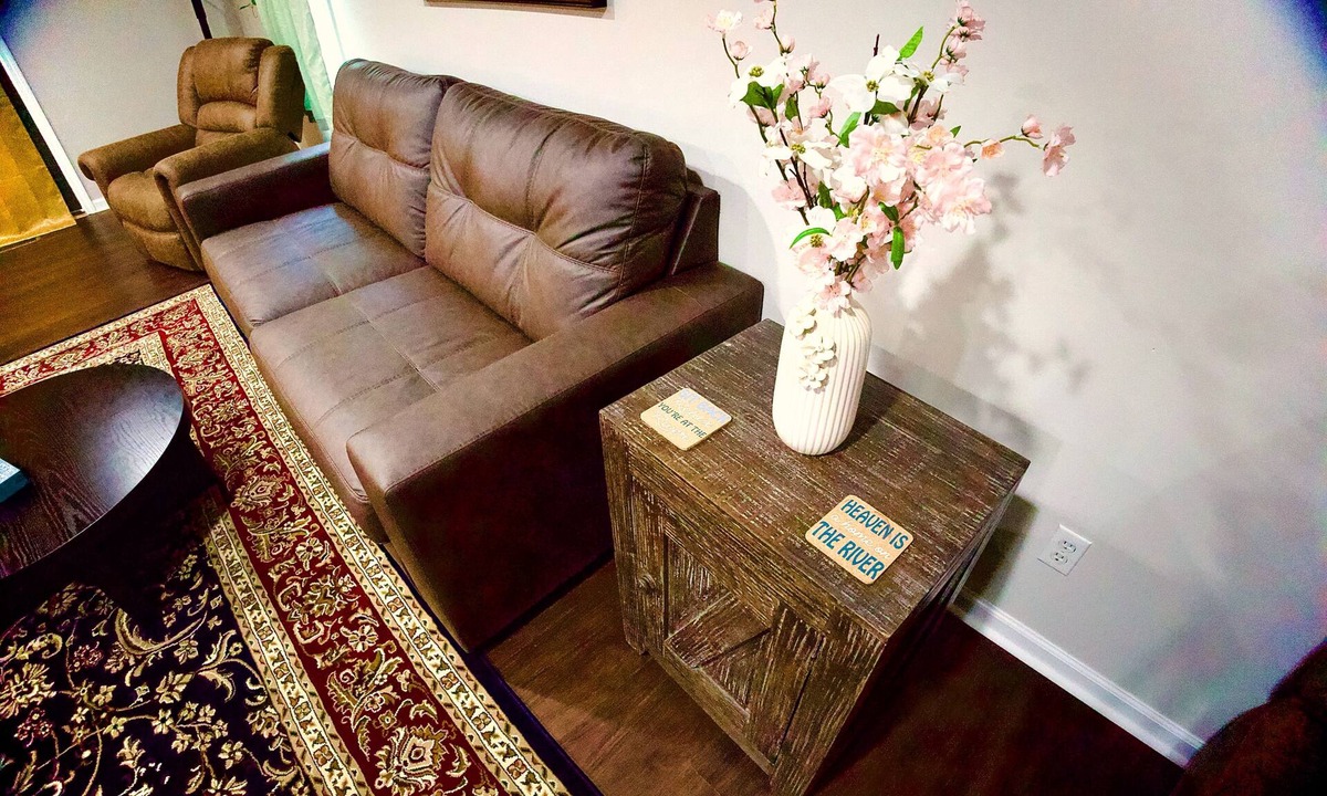 Noblesville Cottage | Hidden Riverfront Gem - Noblesville - Sleeps 6