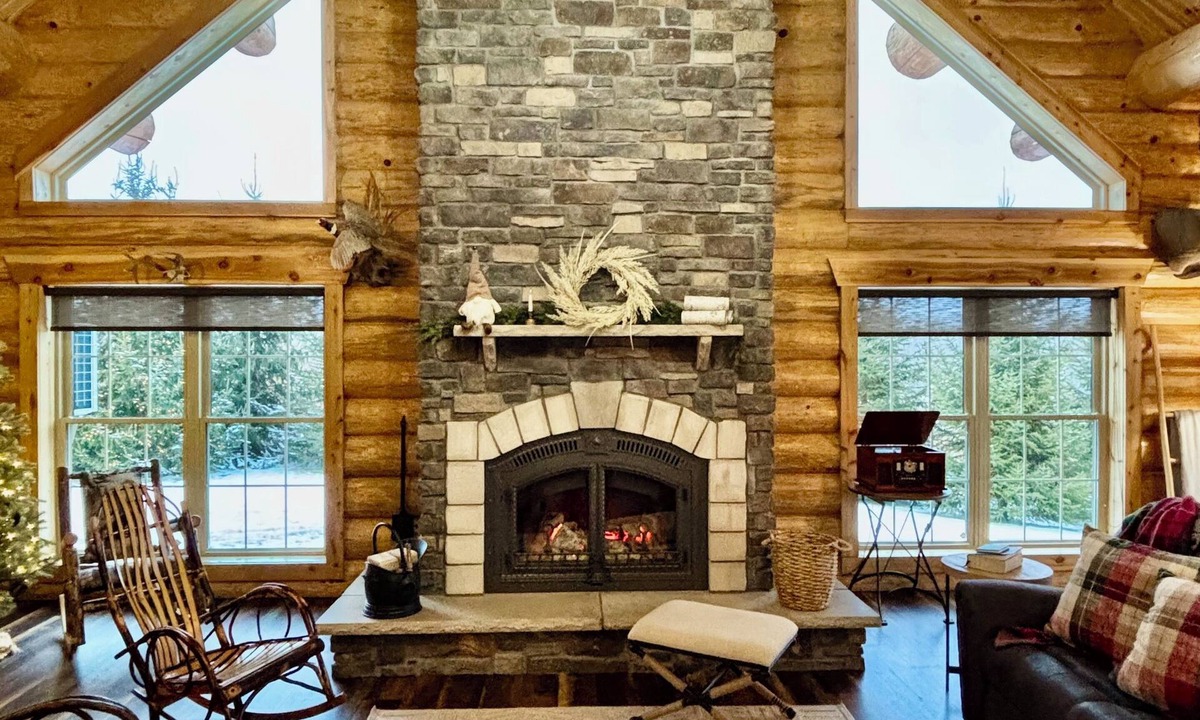 Fremont Cabin | Hidden Timber Lodge in beautiful Fremont; private with cozy charm