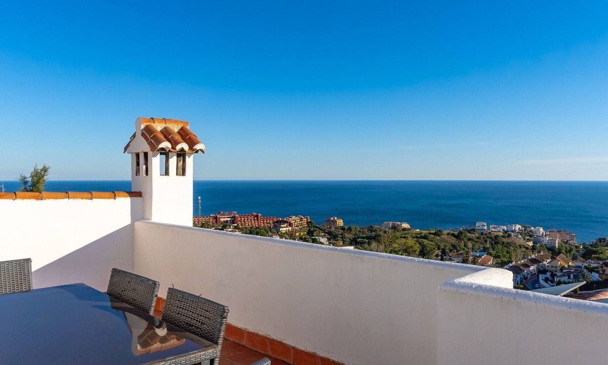 La Capellania House | Holiday Home 'París' with Sea Views, Wi-Fi and Air Conditioning