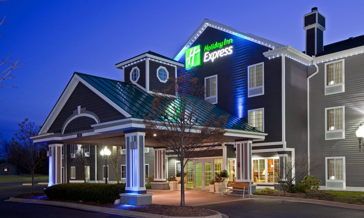 Grandville Hotel | Holiday Inn Express Grand Rapids SW by IHG