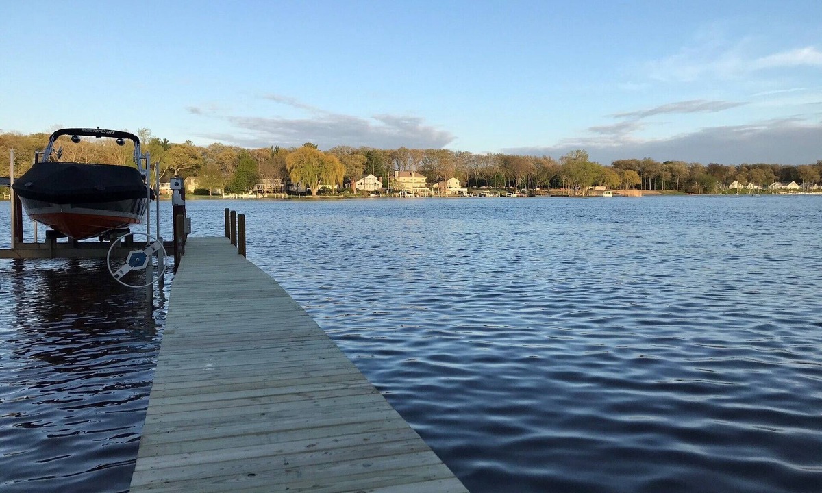 Beechwood House | Holland Lake Macatawa Lakehouse